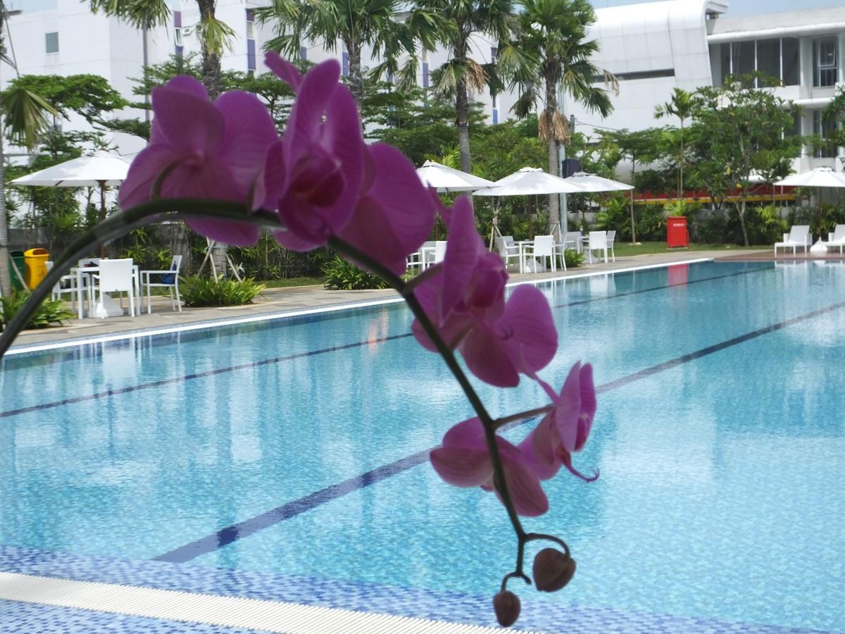 Nunia Inn Bandara Jakarta Тангеранг Экстерьер фото