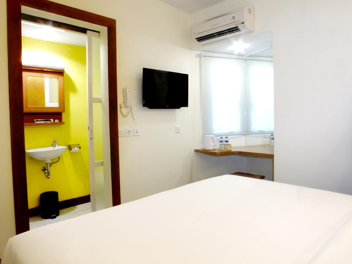 Nunia Inn Bandara Jakarta Тангеранг Экстерьер фото